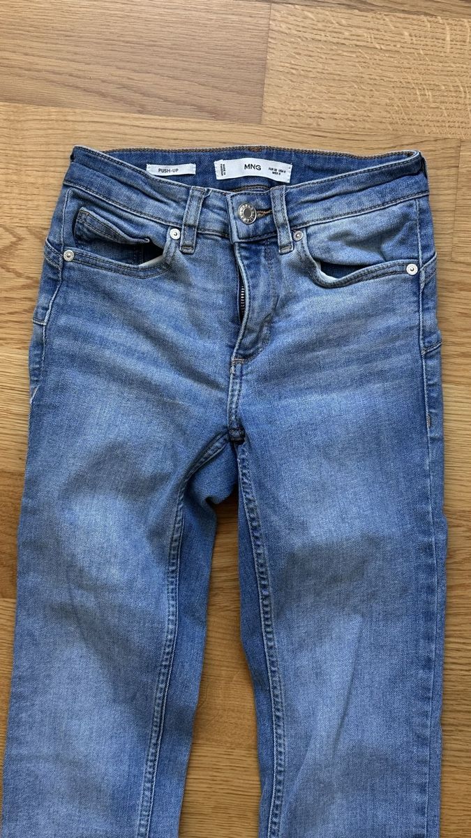 Mango Jeans: Mango Push-up Jeans hellblau Grösse 32 – D'occasion à Bern par WiederWert 1