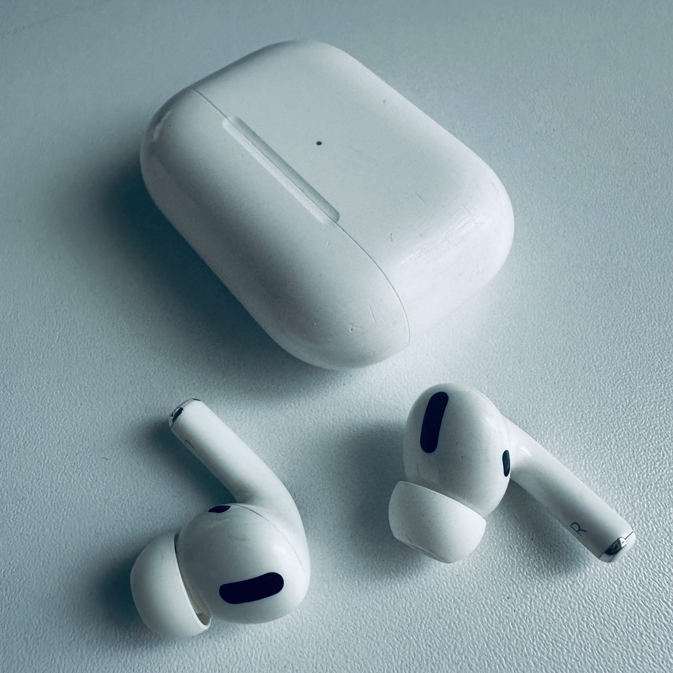 Apple Cuffie: Original Apple AirPods Pro 1 Gen. mit Wireless Case & Kabel – Usato da Basel venduto da MY.AIRPODS.SHOP 6