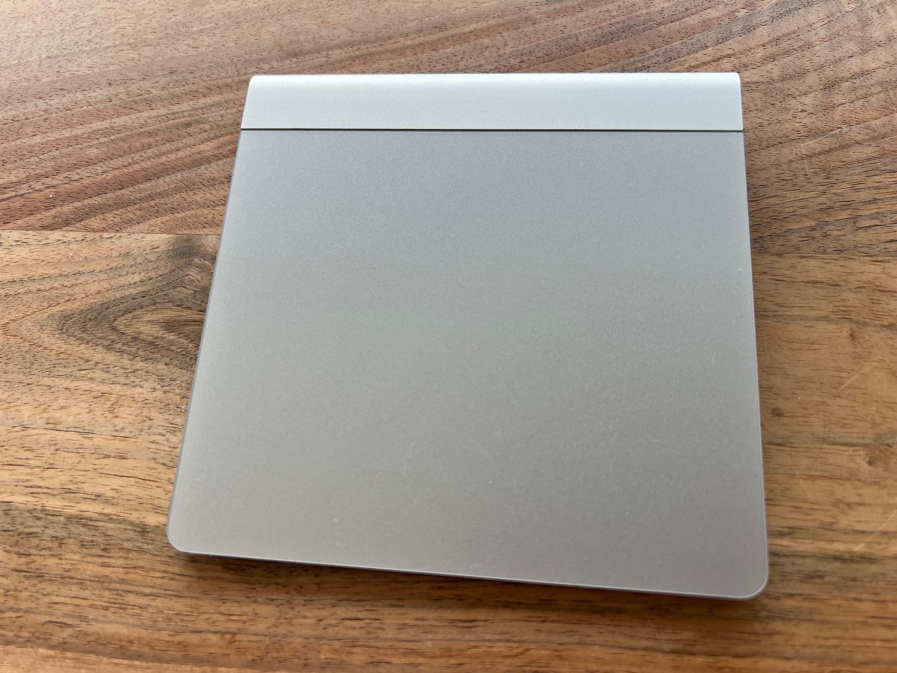 Apple Maus: Apple Magic Trackpad 1. Gen A1339 Bluetooth Aluminium – Gebraucht aus Kehrsiten von Schori8 1