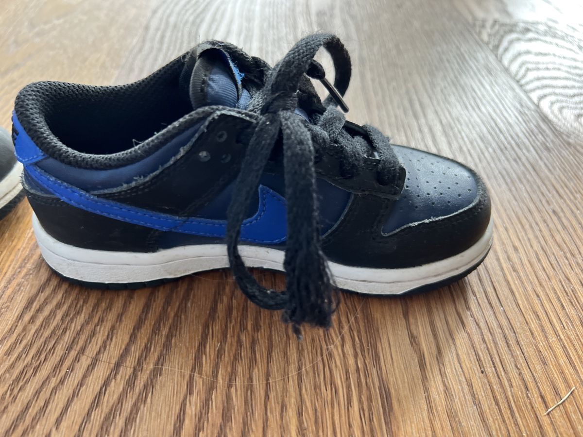 Nike Scarpe per ragazzi: Nike Schuhe Gr. 27.5 schwarz blau Sneaker – Usato da Gipf-Oberfrick venduto da Sonne010203 6