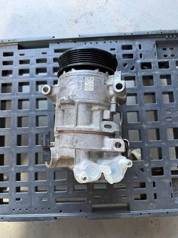 Citroën Tutti pezzi di ricambio auto: DENSO DCP21024 Klimakompressor – Usato da Büren an der Aare venduto da WL.CarrosserieAG 2