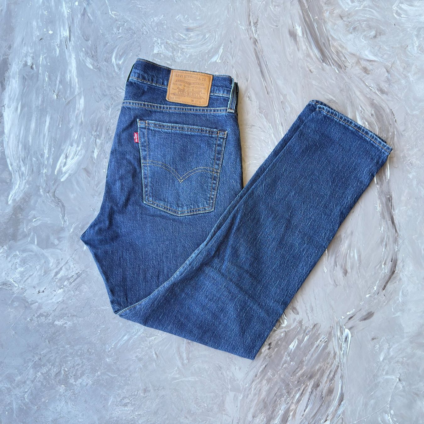 Levi's Jeans: Jean Levi's bleu brut, taille 32/30, bon – Usato da Thônex venduto da Suisse.Shopping 4