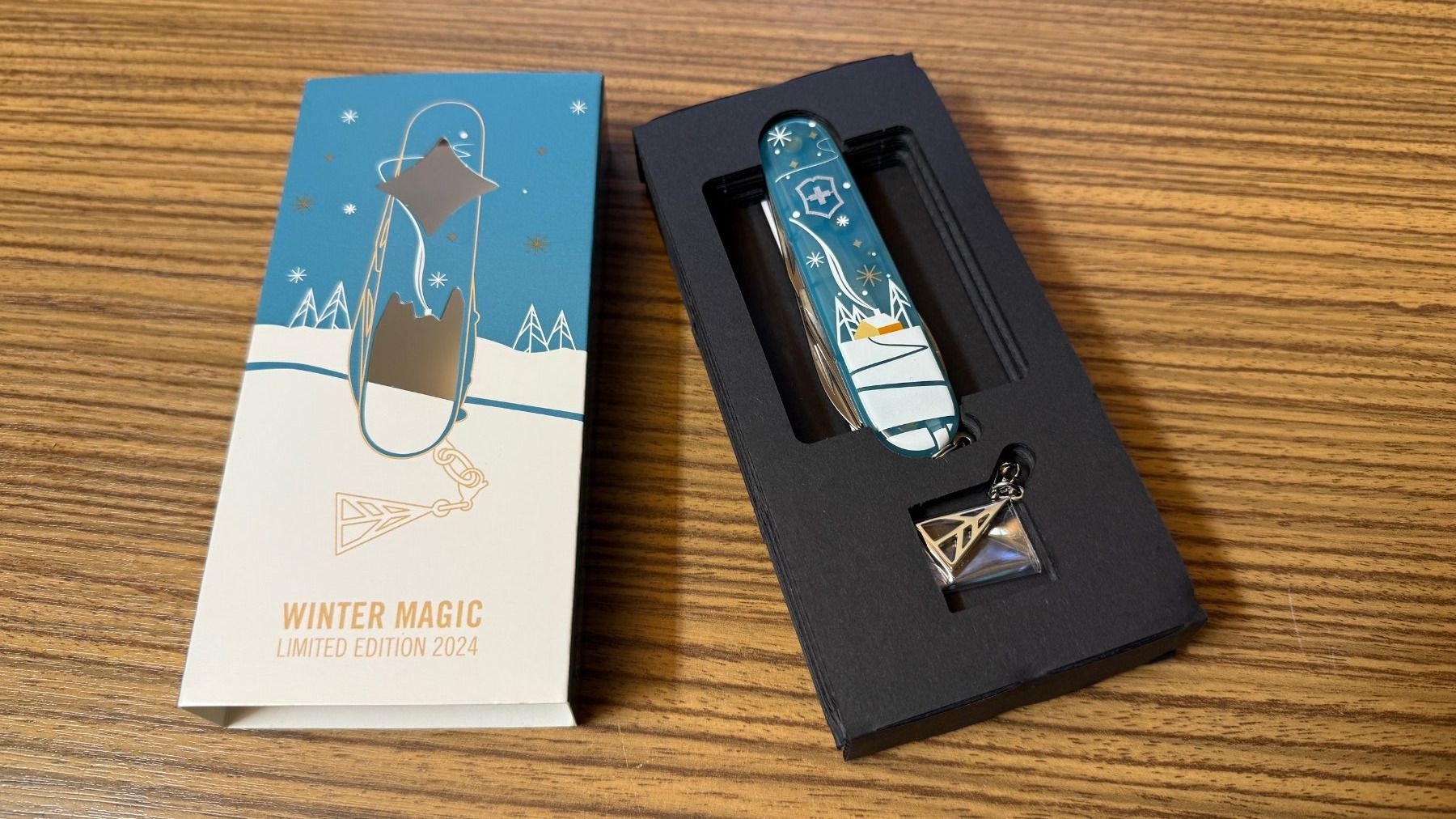 Victorinox Coltelli tascabile: Victorinox Winter Magic 2023 + 2024 LE – Nuovo e nell'imballaggio originale da Dallenwil venduto da jeni152 4