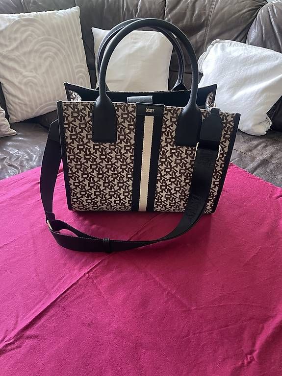 DKNY Borse da donna: DKNY Handtasche - neuwertig & elegant – Usato da Zollikofen venduto da FlaviaH01 1