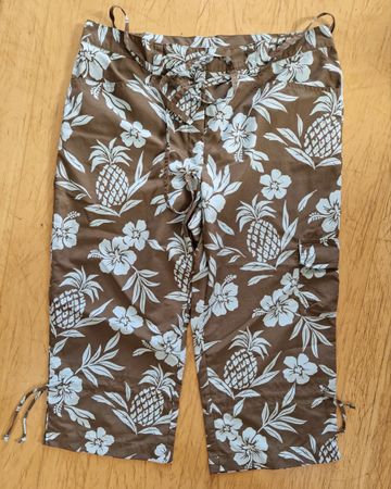 Canyon Capri-Hose, Gr. 44, Blumen/Ananas Sommerhose, NEU