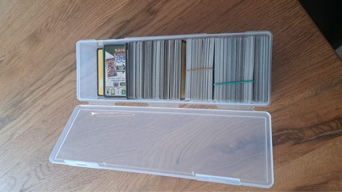 Pokémon Carte collezionabili: Pokemon Karten Box mit Code karten  – Usato da Münsingen venduto da Drachenwurst