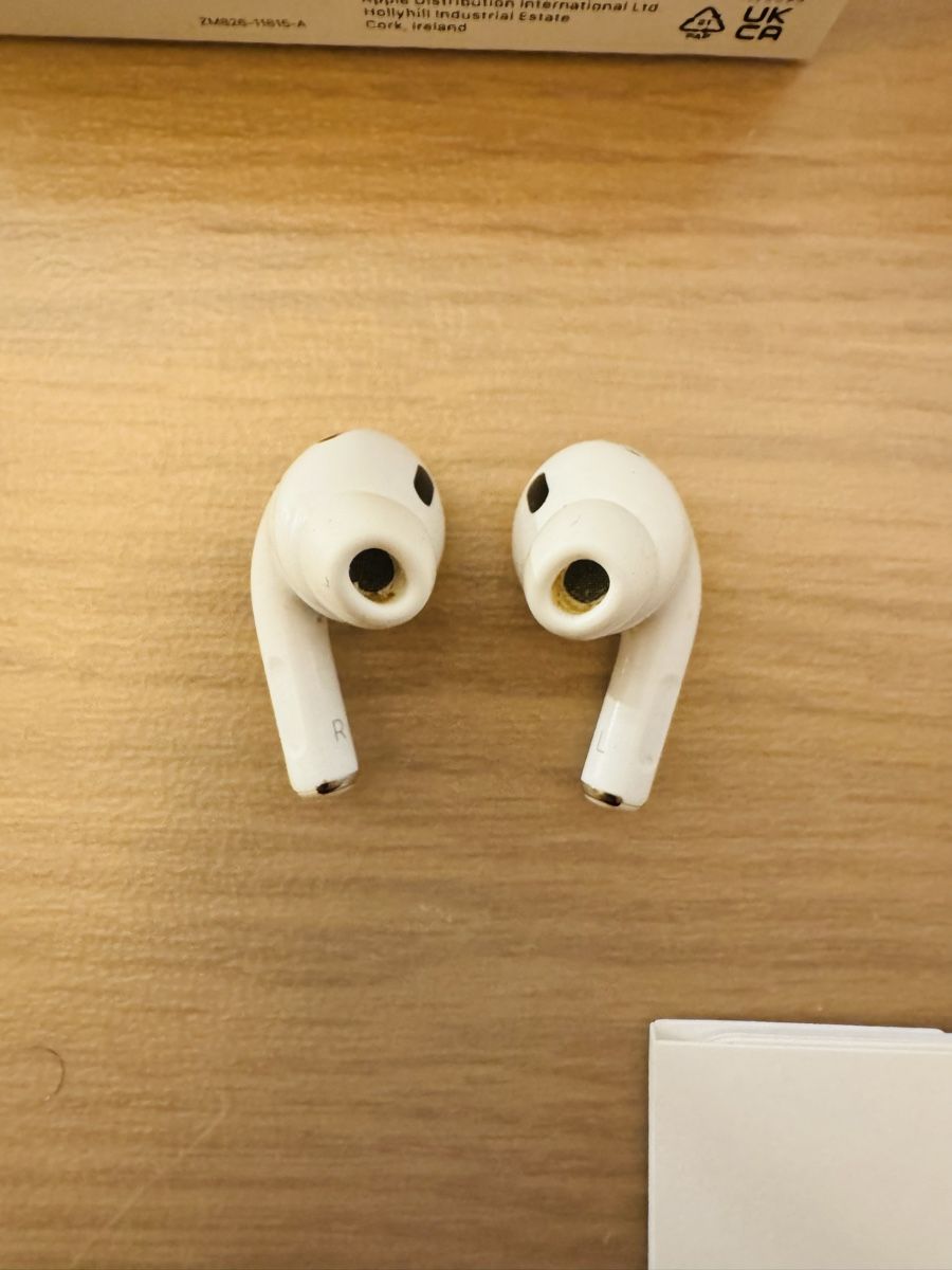 Apple Cuffie: Apple AirPods Pro 2. Generation mit Case  – Usato da Winterthur venduto da salebook 2