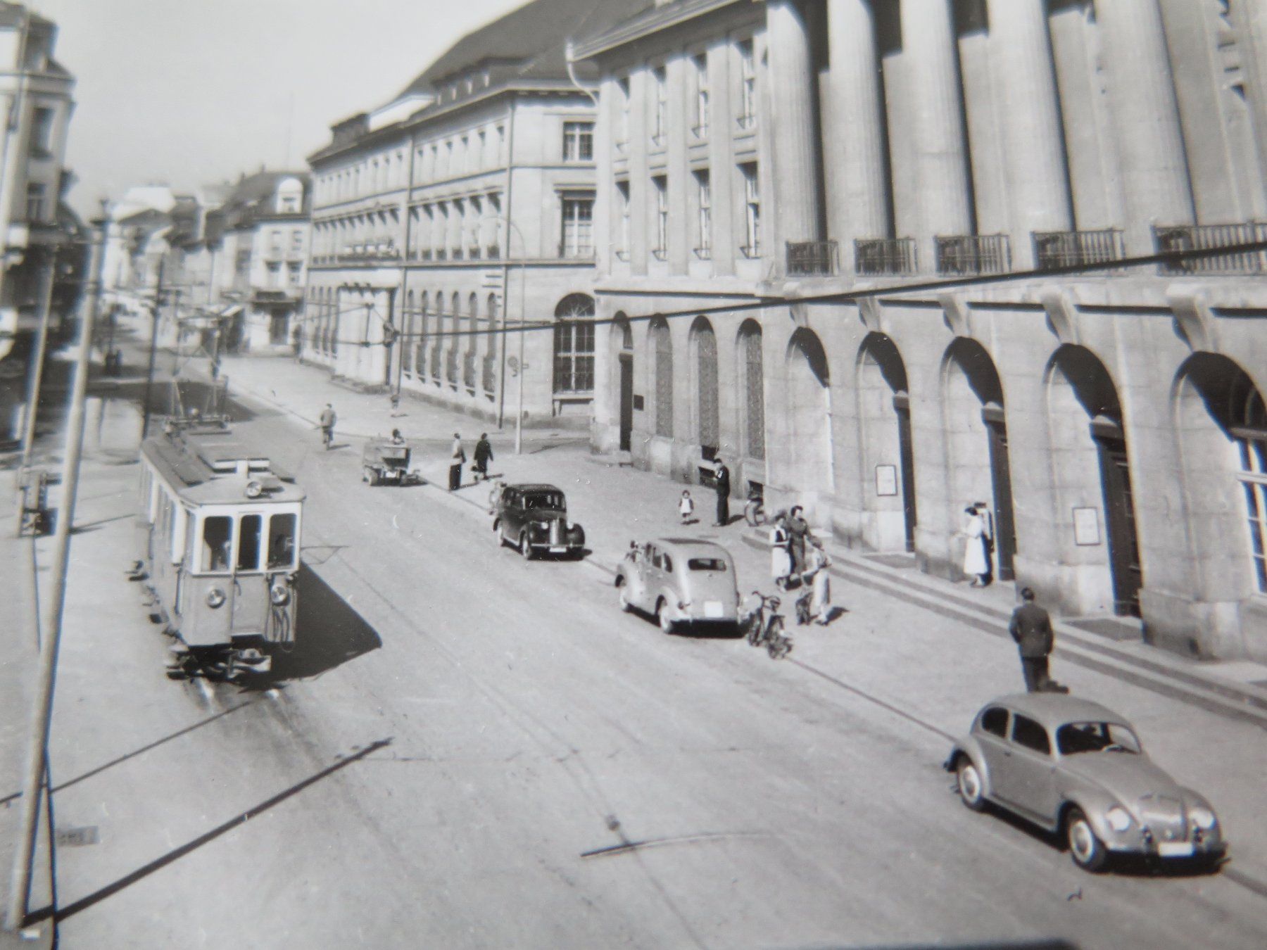 Cartes postales: AARAU - BAHNHOFPLATZ - TRAM - ALTE AUTOS – D'occasion à Wittenbach par lipasal 1