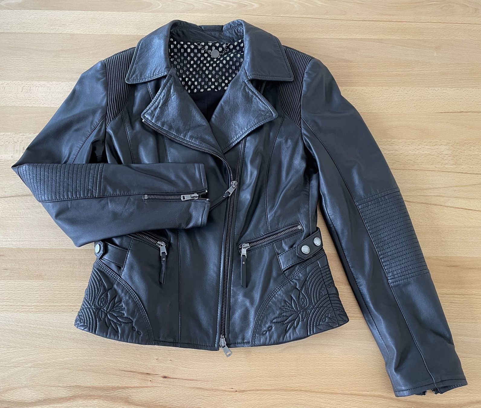 Marc Cain Giacche: Lederjacke Marccain im Bikerstil – Usato da Sins venduto da den_z9gy