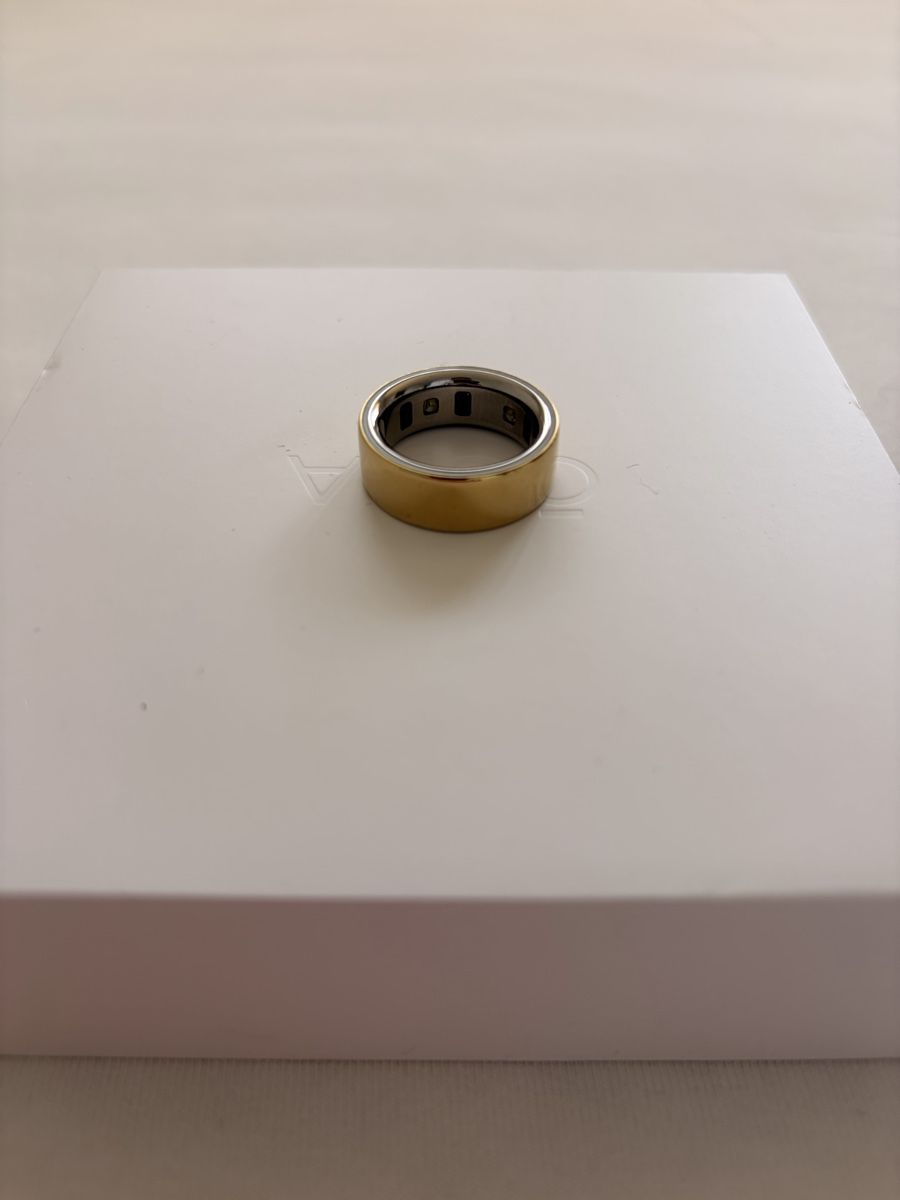 Oura Ringe: Oura Ring 4, gold, Gr. 8 – Gebraucht aus Wallisellen von Poenie 1