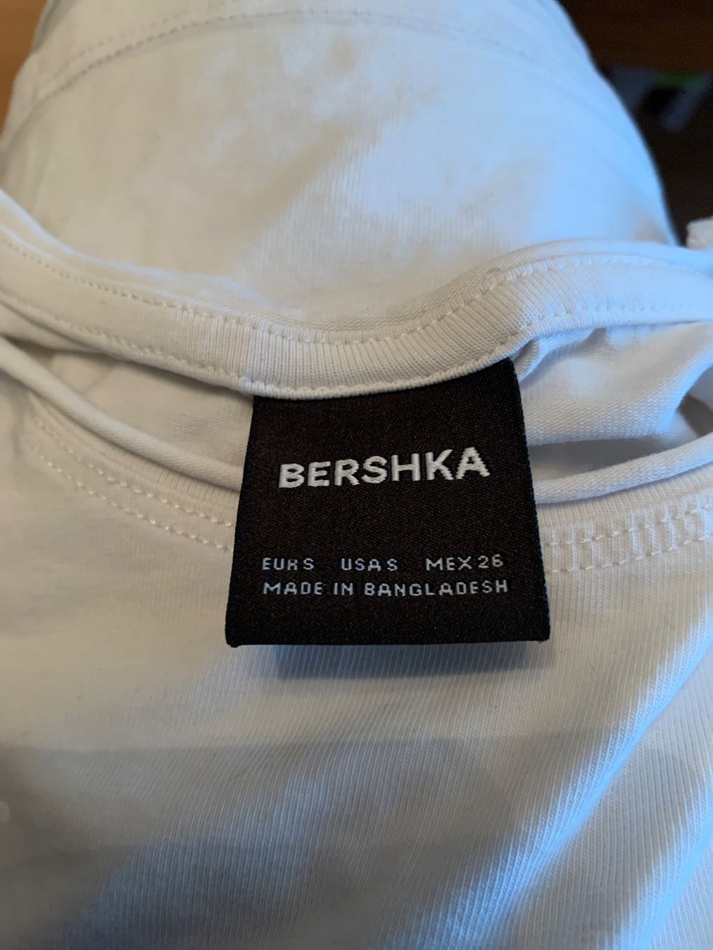 Bershka Camicette, T-shirt & Top: Joli crop top Bershka taille S – Usato da MEYRIN venduto da Gwendo10 2
