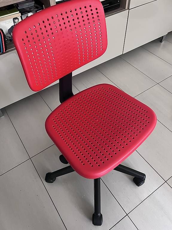 Sedie: Chaise de bureau enfant – Usato da Lausanne venduto da monaliza1998
