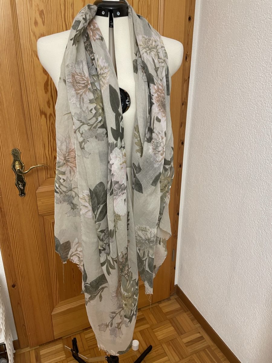 Foulard & Sciarpe: Schal in Blumenmuster – Nuovo (secondo la descrizione) da Dittingen venduto da nje_9nlt 1