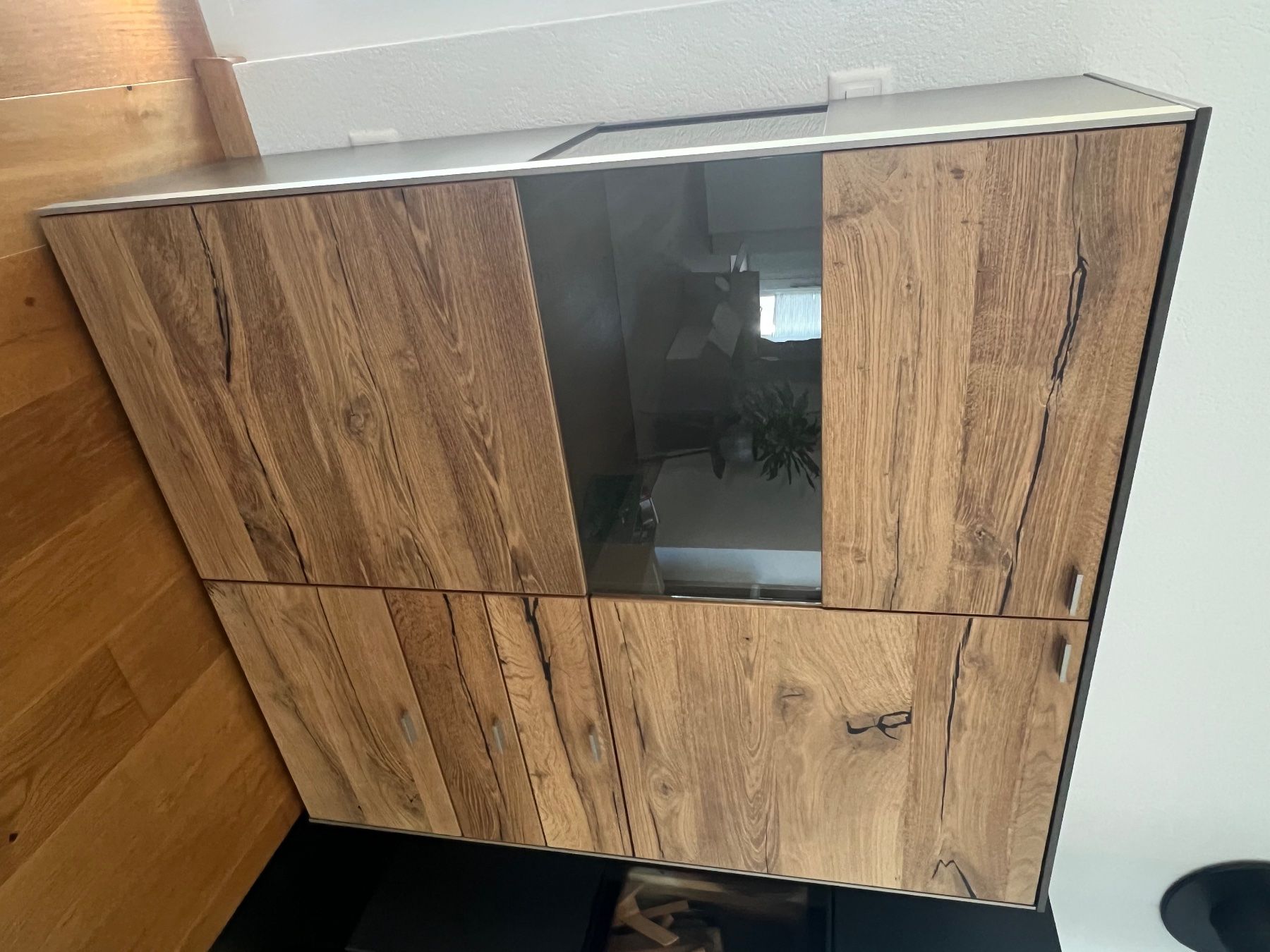 Commodes: Venjakob Highboard mit indirekter Beleuchtung – D'occasion à Zuchwil par bliblofy 1