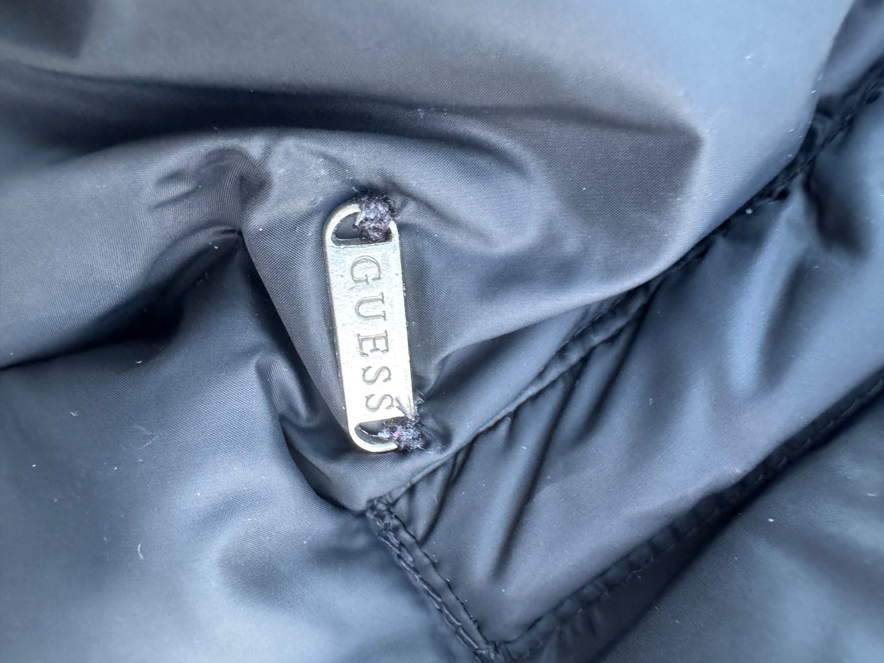 Jacken: Guess jacket – Gebraucht aus La Chaux-de-Fonds von slishwardrobe 3