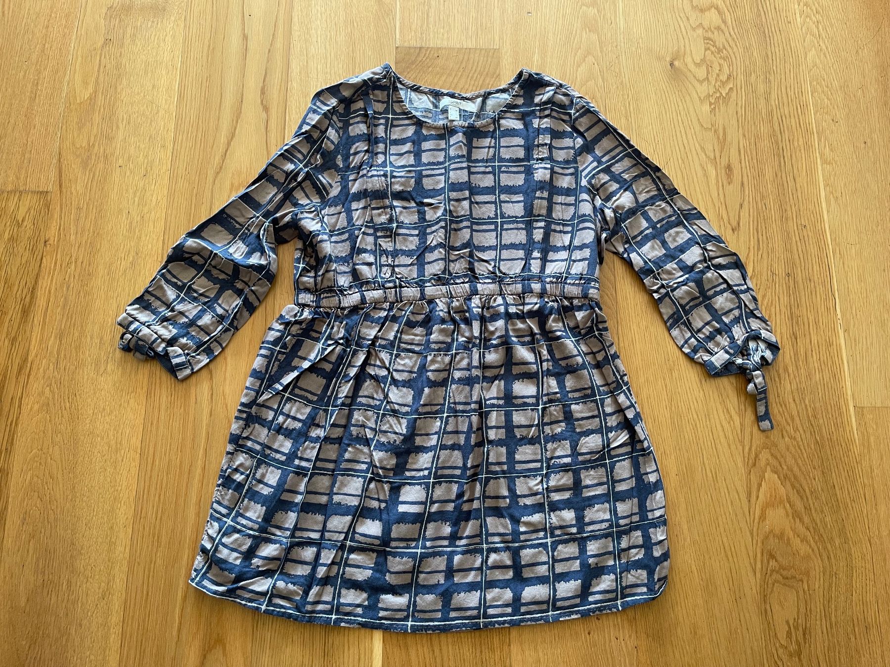 Esprit Chemisiers: Maternity Bluse, Esprit, Gr. 38, weiss – D'occasion à Ehrendingen par abo_p9n6