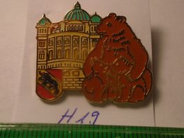 1 Bern Bär mit Bundeshaus  Pin (H19)