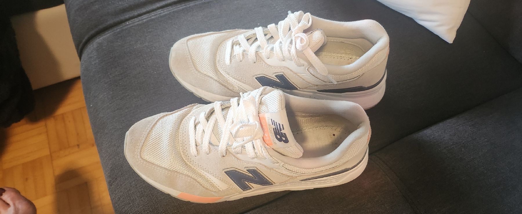 Scarpe da donna: New Balance 997 Sneaker, hellgrau, Grösse 39, Top! – Usato da Basel venduto da lucyia