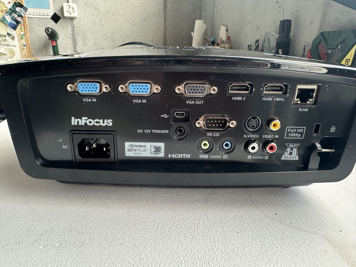 Infocus Proiettori: InFocus 3138HDa Beamer Full HD 1080p mit neuer Ersatzlampe – Usato da Rebstein venduto da maha1972