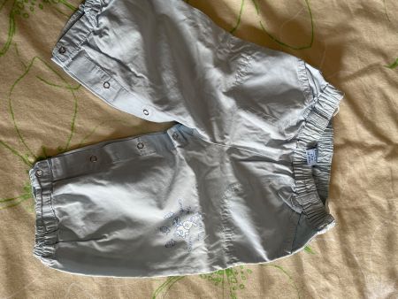 Pantalon Bebe taille 6-9 mois