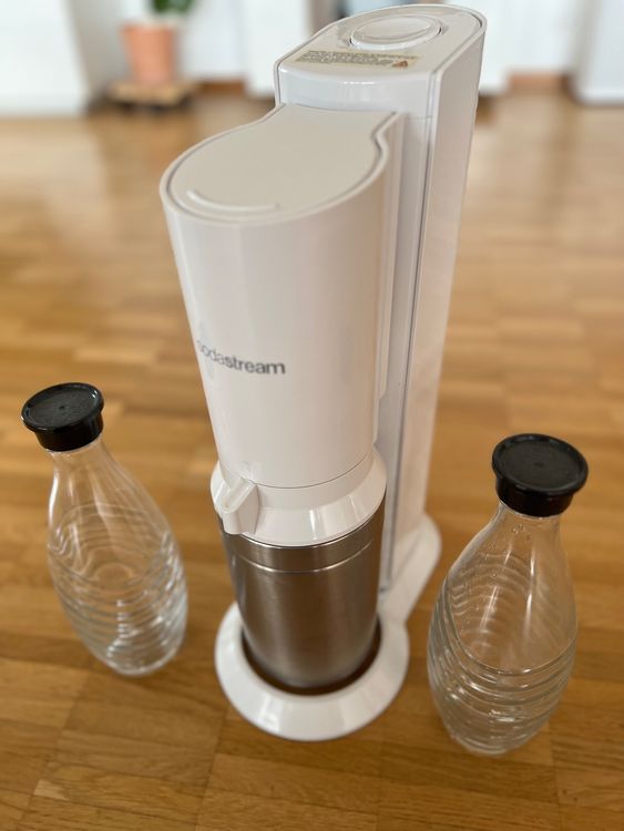 SodaStream Crystal weiss/metall inkl. 2 Glasflaschen Kaufen auf Ricardo