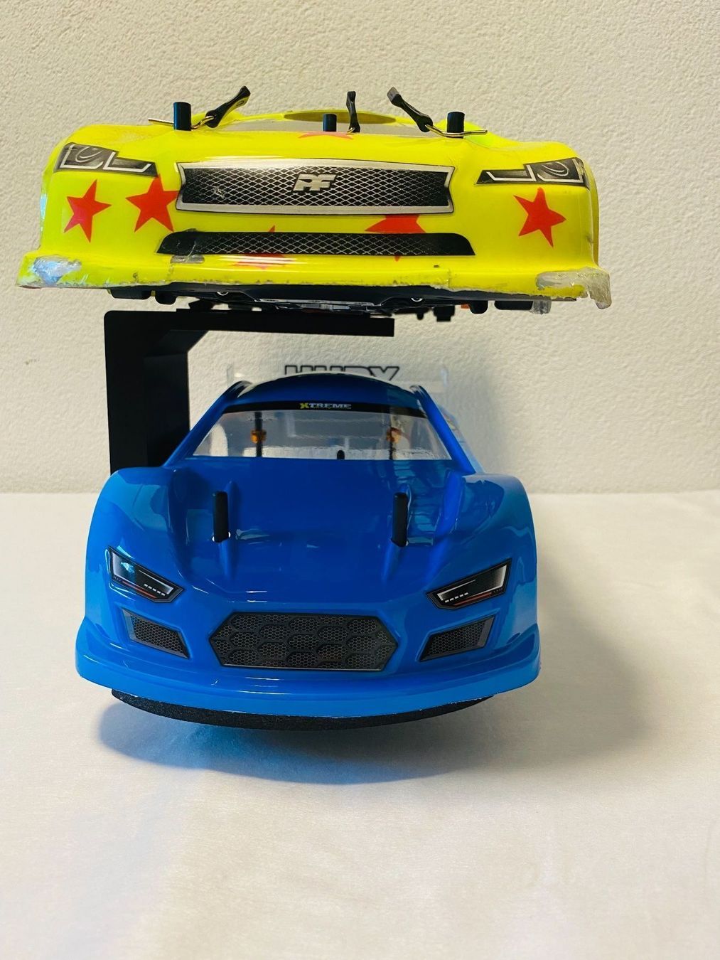 RC Kits de montage: SUPPORT POUR DEUX VOITURES 1/10 ON-ROAD – Neuf (Voir description) à Yverdon-les-Bains par Fijo-rc 4