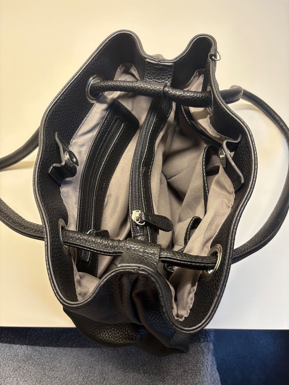 Sacs femmes: Damen Handtasche Schwarz, NEU – Neuf (Voir description) à Schaffhausen par Simmel80 2