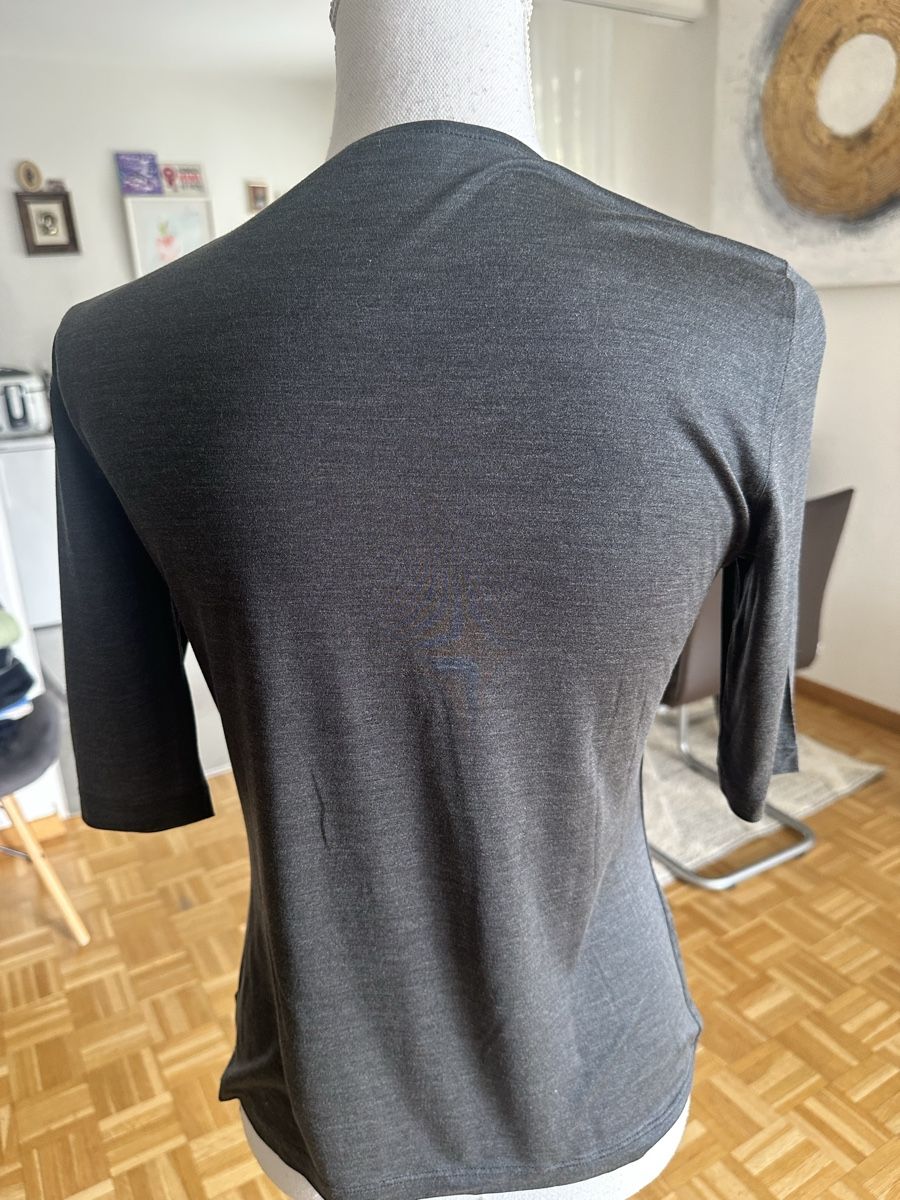 Akris T-Shirts: Akris Seide Oberteil Grösse38 – Gebraucht aus Zürich von millaiana 2