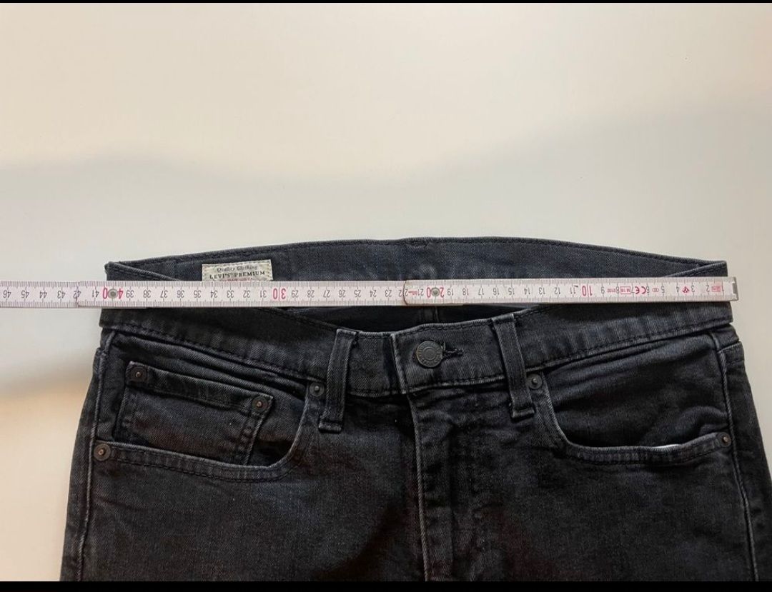 Levi's Jeans: Jean Levi's noir  – Gebraucht aus Cottens FR von Madm2-23 7