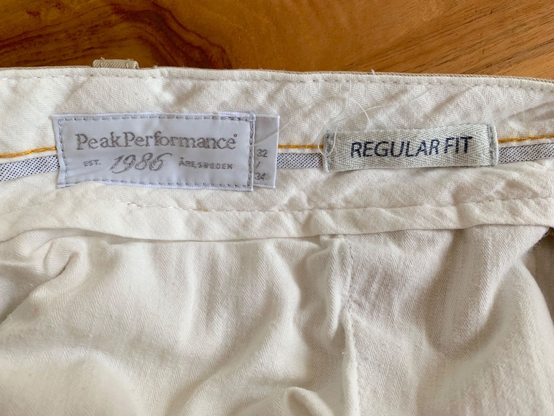 Peak Performance Pantaloni: Peak Performance Herren Freizeithose / Golfhose Gr. 32/34 – Usato da Meiringen venduto da Jackwashere 4