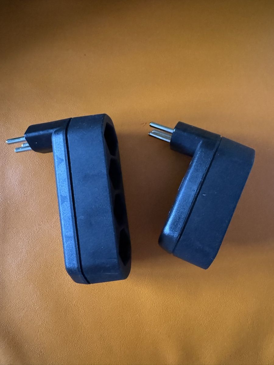 Componenti elettronici: Diverse Elektro-Stecker – Usato da Oberentfelden venduto da Judyku 1