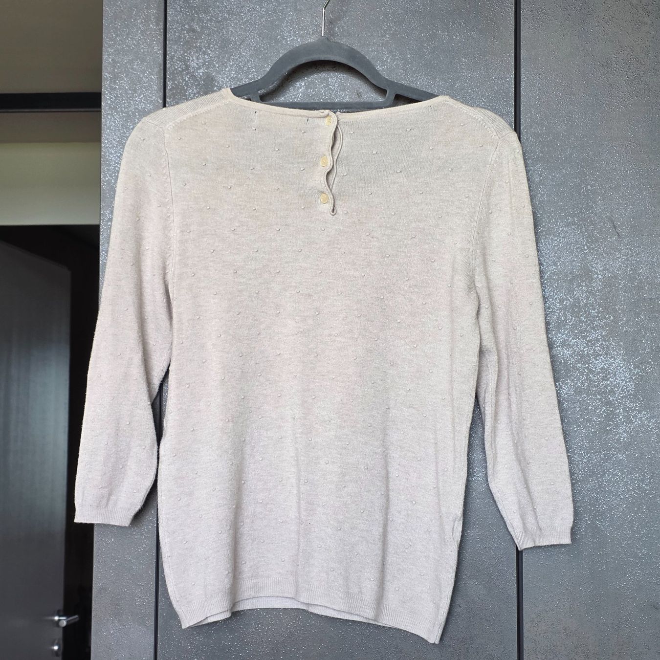 Mango Maglioni & Felpe: 🐸 MANGO PULLOVER S MIT KNÖTLI MUSTER BEIGE – Usato da Môtier (Vully) venduto da Frogs 2