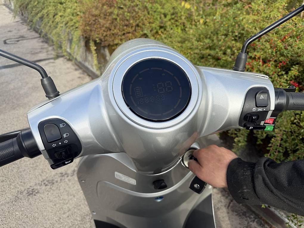 Scooters: Elektroroller – Neu und originalverpackt aus Riehen von Rodiba 3