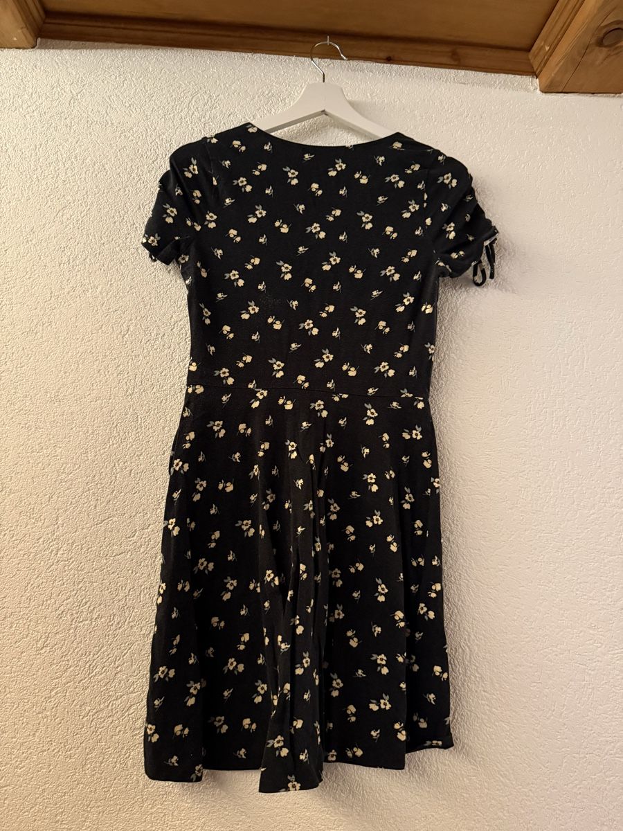 Vestiti: Kleid Hollister Blumenmuster – Usato da Bolligen venduto da lee_orange 1