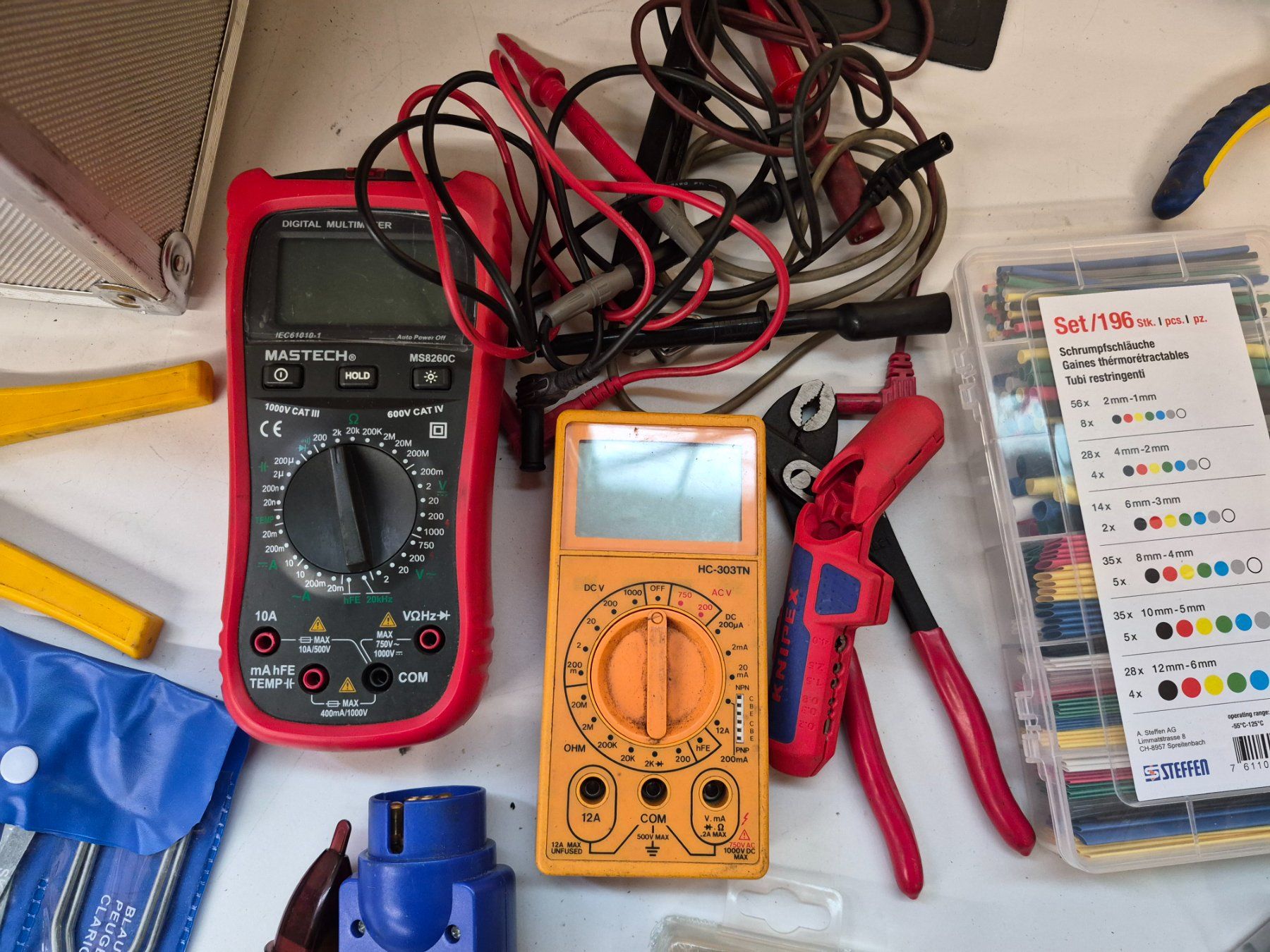 Tutti gli attrezzi: 034 Elektrowerkzeugkoffer – Usato da Derendingen venduto da Meisterstuecke 1