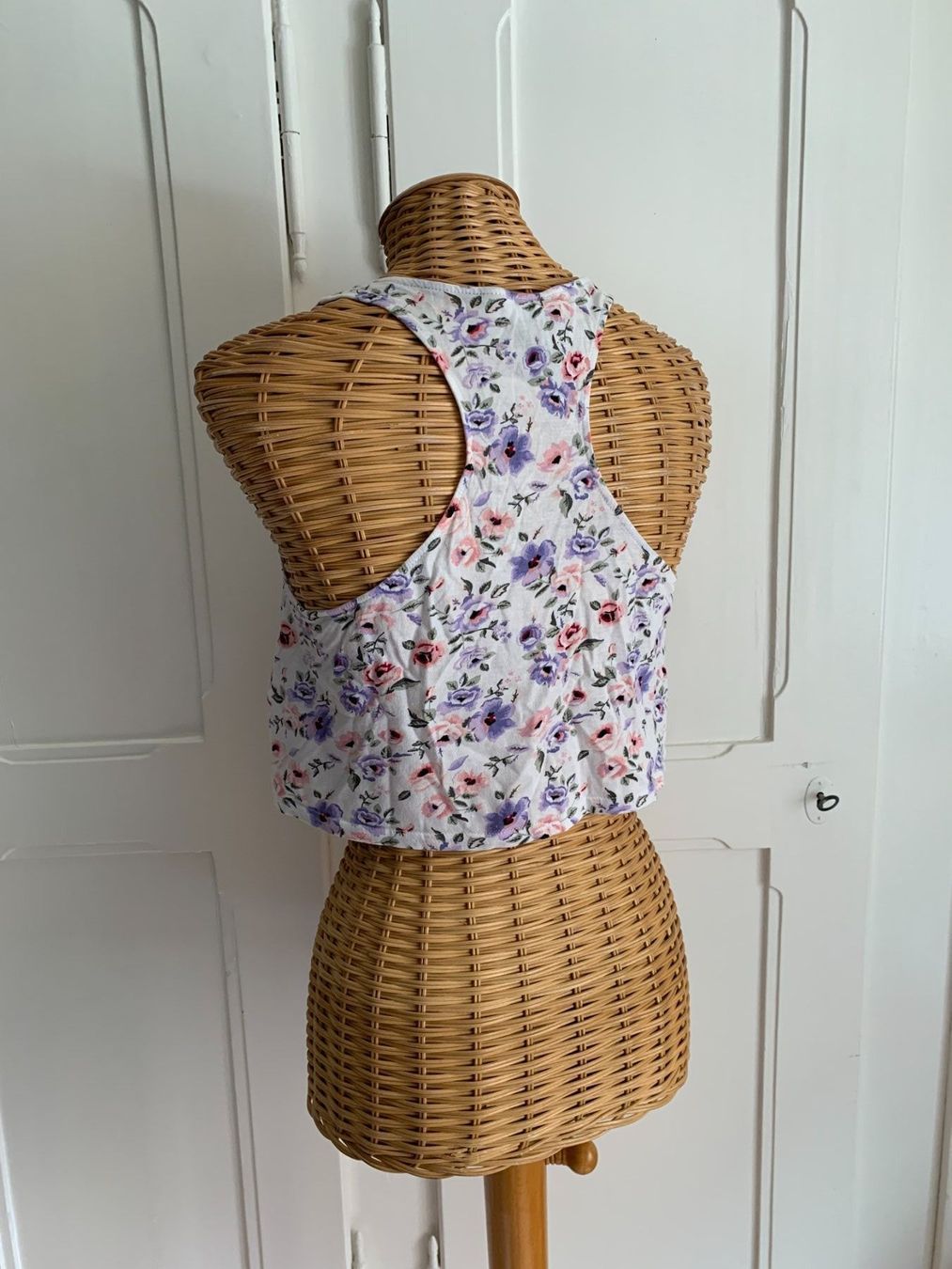 H&M Top: Cropped Top weiss geblümt - XS – Usato da Zürich venduto da Diazaio 2