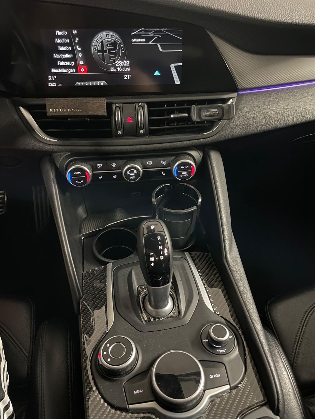 Alfa Romeo Automobili: Alfa Romeo Giulia 2.2 jtdm weiss – Usato da Bülach venduto da mil_s2xx 2