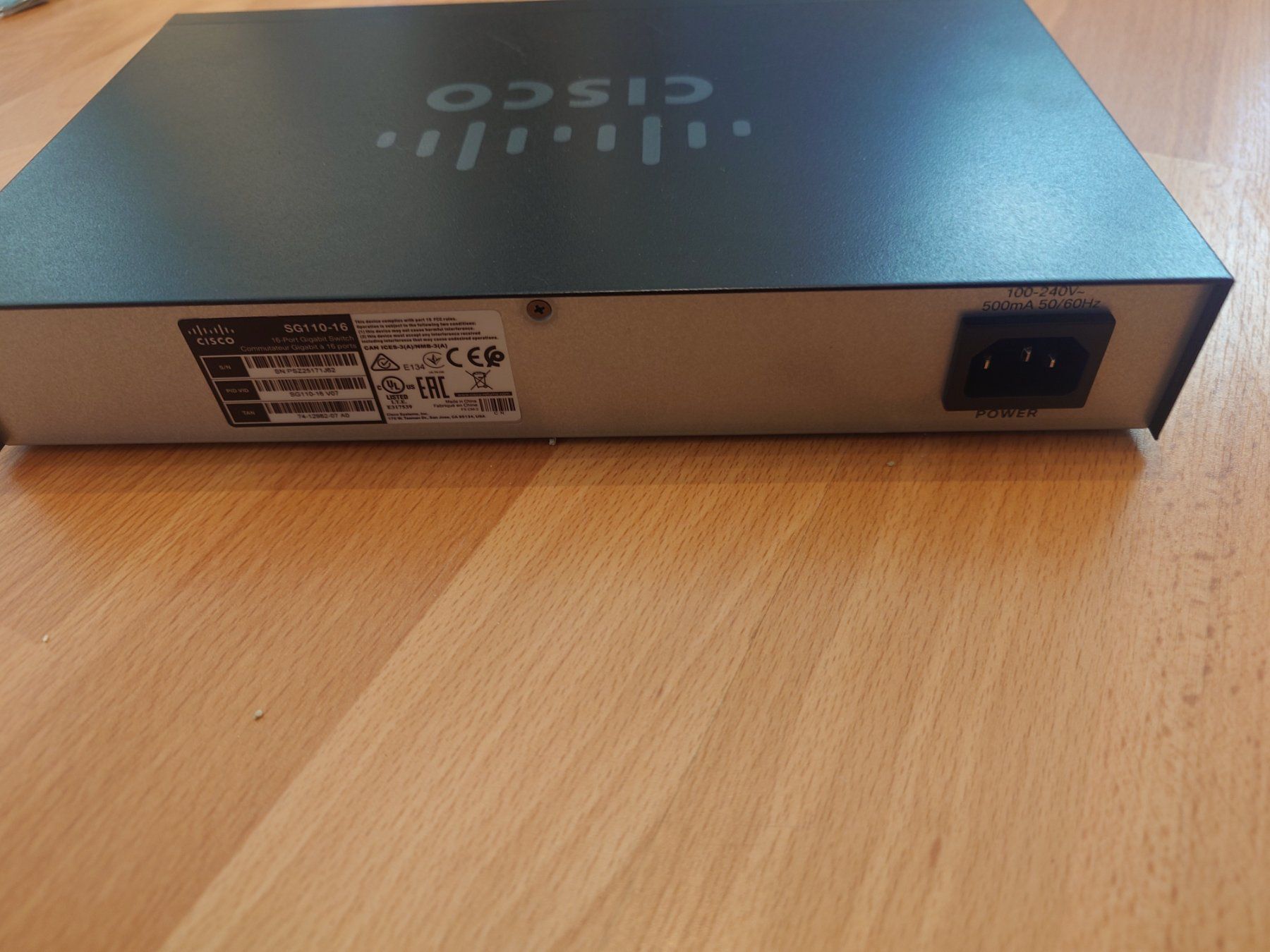 Cisco Hubs & Switches: Cisco Gigabit Switch SG110-16 – D'occasion à Bäretswil par NightFreakZ 2