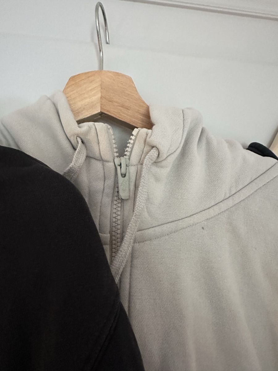 Nike Kleiderpakete: 4 Nike Pullover Set, diverse Farben – Gebraucht aus Bern von dav_qv8j 2