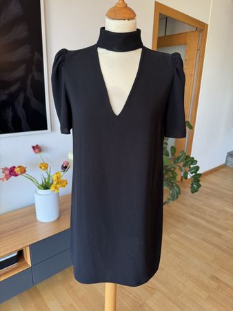 Elegantes Zara Kleid, Schwarz, Grösse S - Sommer bereit!