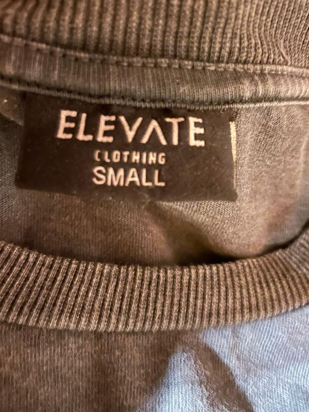T-shirt: Elevate Tshirt Grösse S – Usato da Gretzenbach venduto da jan187 2