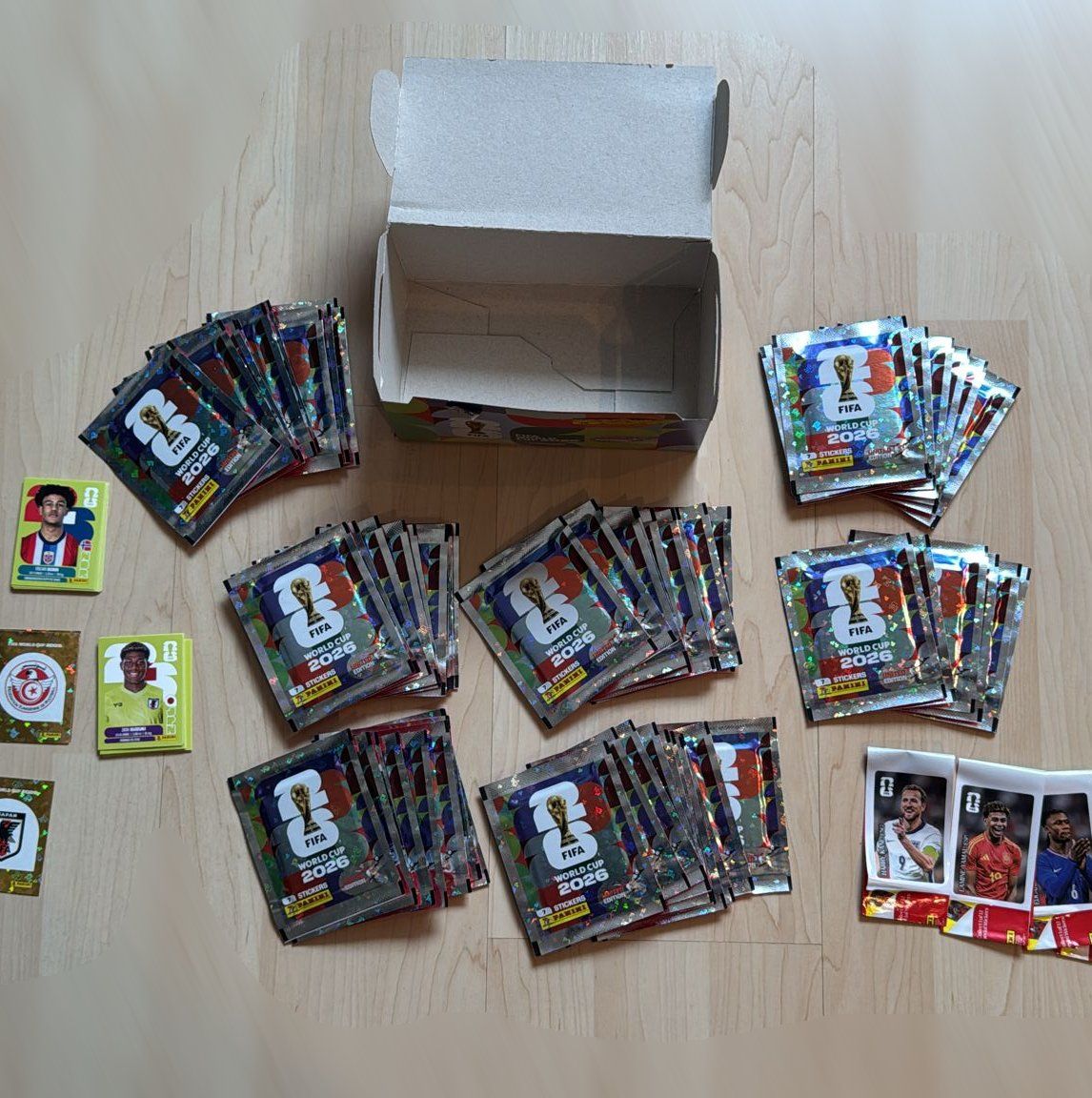 Panini Carte collezionabili: PANINI-Set | 66 UNGEÖFFNETE Packs + knapp 100 Bildchen – Nuovo (secondo la descrizione) da Goldach venduto da Polykrates