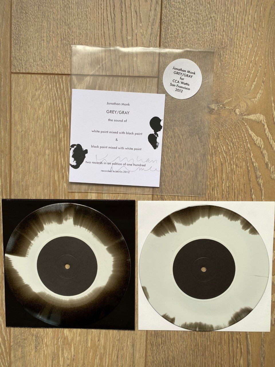 Schallplatten: Jonathan Monk, Grey/Grey, 2 Vynil-Singles, Auflage 100 – Gebraucht aus Gossau von Rico2011