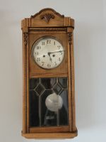Alte Wanduhr, Holz, Vintage Design, zum Aufziehen, Top!