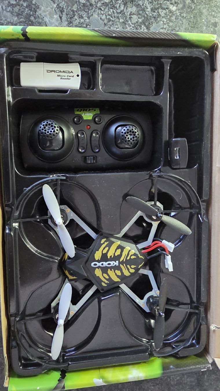 RC Kits de montage: Dromida Kodo Micro Quadcopter RTF mit Kamera – D'occasion à Grüningen par scotus82 5