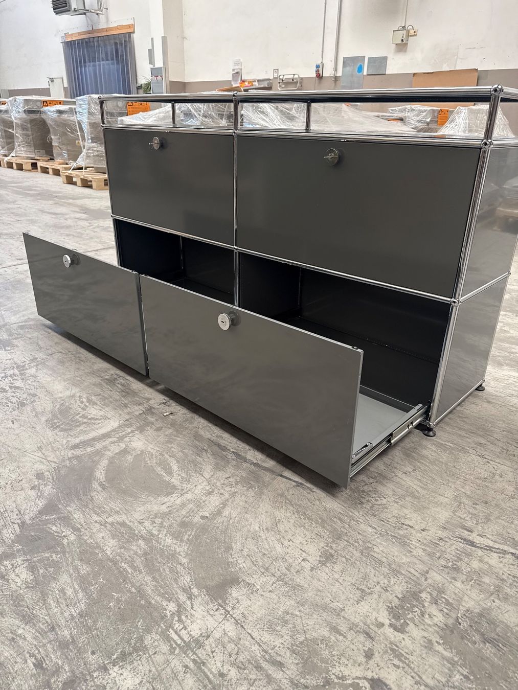 USM Étagères: USM Haller Sideboard 2x3 Mittelgrau Top Zustand – D'occasion à Balsthal par Designhaus.Schmitt 8