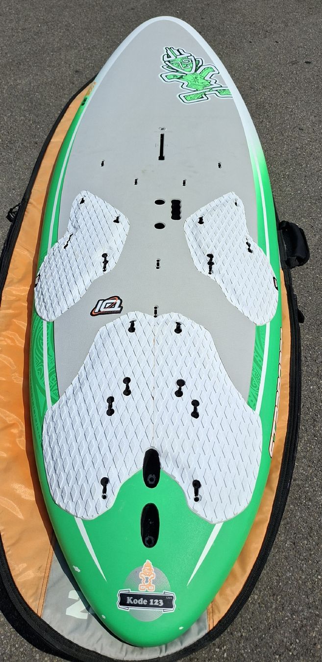 Planches de surf: Windsurfboard Kode 123  – D'occasion à Fällanden par Nmustang