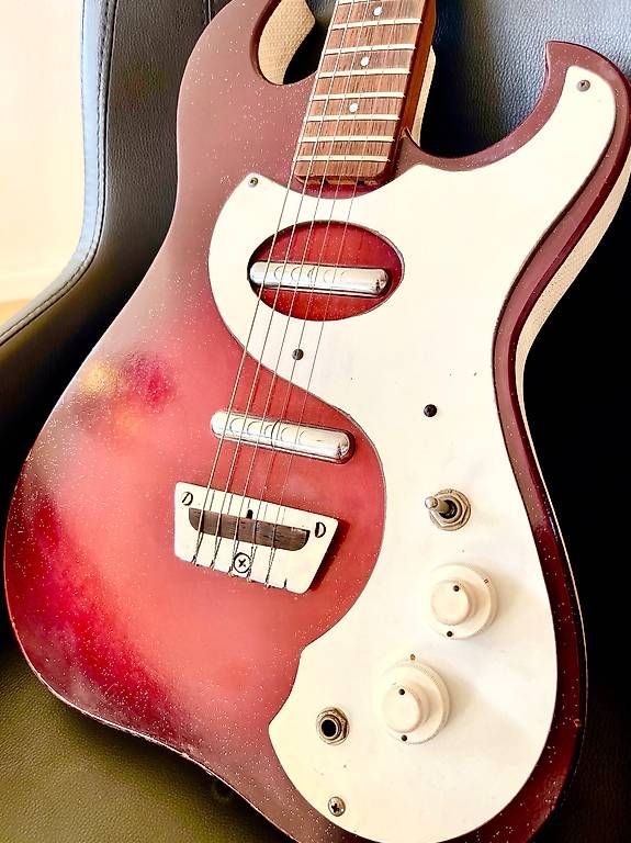 Strumenti musicali: VINTAGE Silvertone 1449 Red Sparkle 1963 – Usato da Erlinsbach SO venduto da Abussi89 1