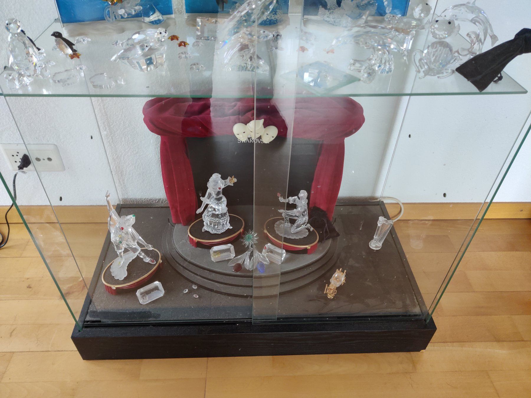 Swarovski Statuette: Div. Swarovski Figuren mit Vitrine – Usato da Bettlach venduto da Firestorm69 2