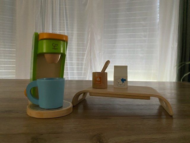 Spielzeuge: Holz Kaffeemaschine Spielzeug – Gebraucht aus Wettingen von sue_2v99
